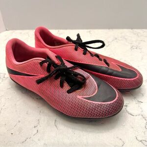 Nike Kids Girls Size 4 Hot Pink Black Jr Bravata II Soccer Cleats 844442-600